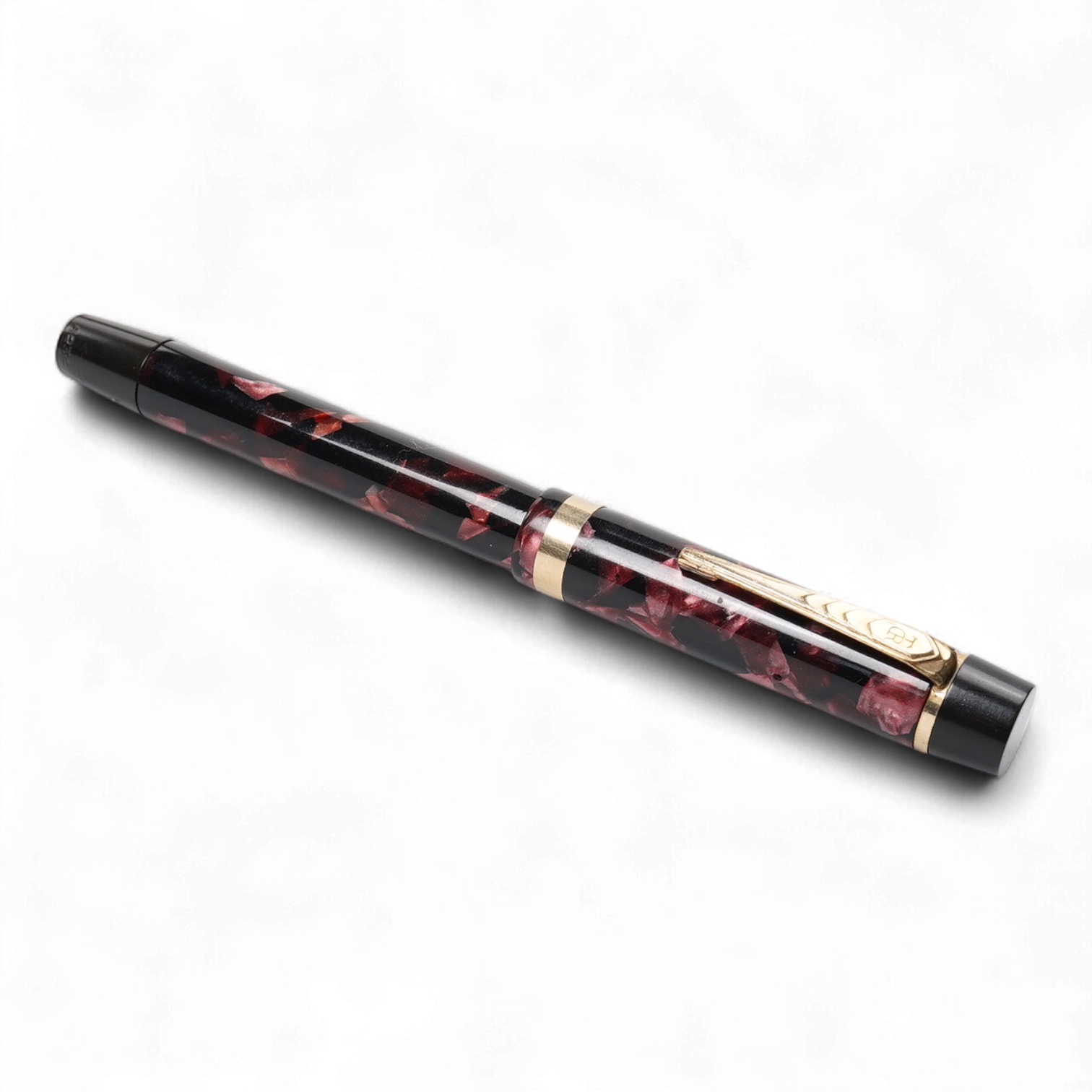 A De la Rue Onoto No.6234 piston fill fountain pen (working condition) in burgundy/black with DLR Onoto No.5 nib